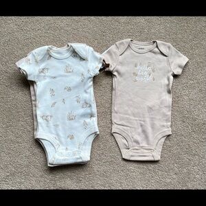 Carter’s Set of 5 Beige Pattern Onesie Bodysuits Size 3 Months